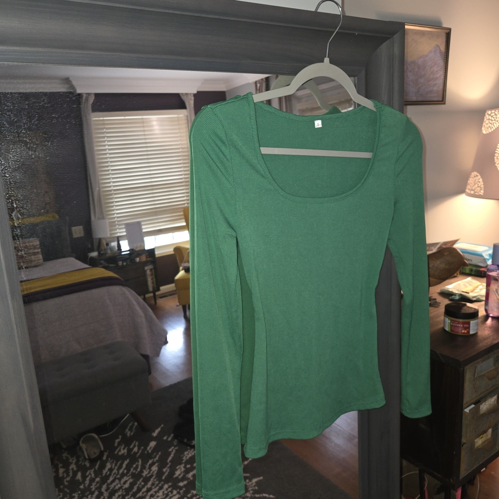 Green Long Sleeve Women's Top